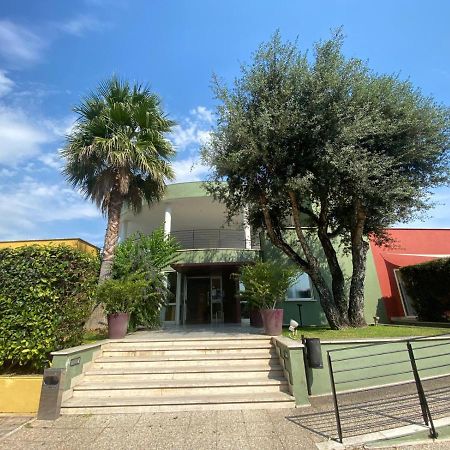 Hotel Zeffiro Sabaudia Exterior foto