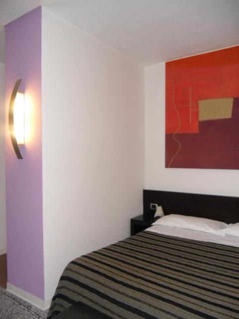 Hotel Zeffiro Sabaudia Habitación foto